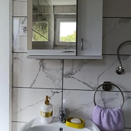 Holiday home Vikendica Nada *